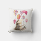 ピンク色の風船を持つハリネズミ クッション (正面)