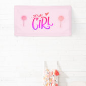 ピンク色の風船を持つ女の子 横断幕 (インサイチュ)