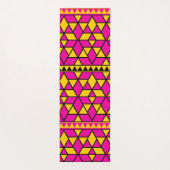 ピンク色の黄色い三角形 ヨガマット (裏面)