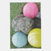 ピンク色の黄色い卵を持つバニー キッチンタオル (縦)