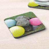 ピンク色の黄色い卵を持つバニー コースター (左側)