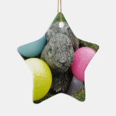 ピンク色の黄色い卵を持つバニー セラミックオーナメント (右)