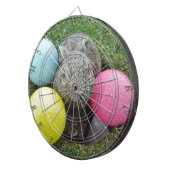 ピンク色の黄色い卵を持つバニー ダーツボード (正面右)