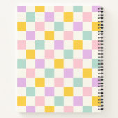ピンク色の黄色い紫の青いチェッカーボード ノートブック (裏面)