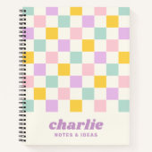 ピンク色の黄色い紫の青いチェッカーボード ノートブック (正面)