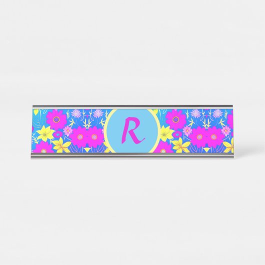 ピンク色の黄色い花模様の背景に名前を追加 デスクネームプレート (正面)