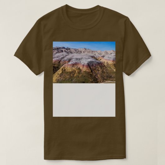 ピンク色の黄色と緑の丘 Tシャツ (デザイン正面)