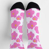 ピンク色の黄色デイジーの花モダンのエレガント模様 ソックス (上部)