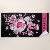 ピンク色の黒いバスケットボールが名前を星にモノグラムのする ビーチタオル (正面)