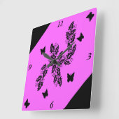 ピンク色の黒い蝶 スクエア壁時計 (傾斜)
