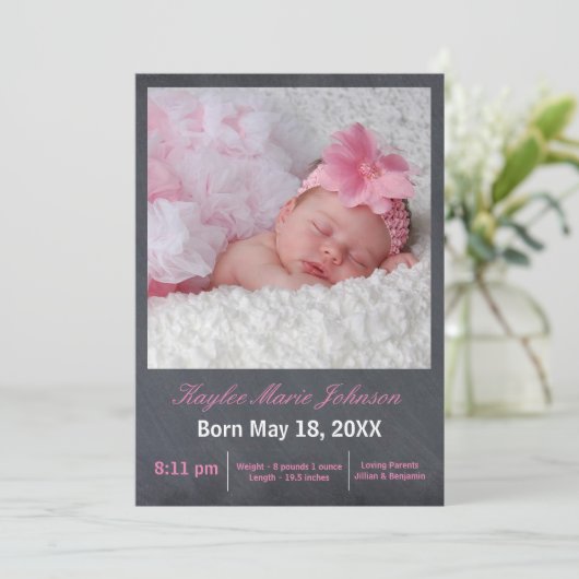 ピンク色の黒板写真-誕生の告知 案内状 (スタンド正面)