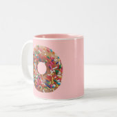 ピンク色を振りかけるリアルカラフルなドーナツ ツートーンマグカップ (正面左)