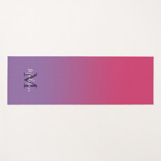 ピンク色ミニマル紫グラデーションモノグラムスクリプト名 ヨガマット (正面(横))