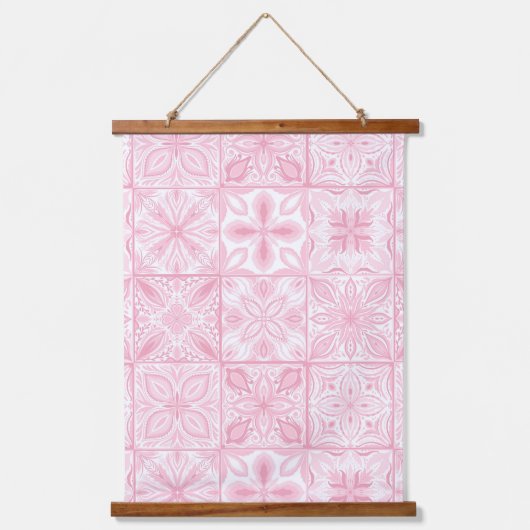 ピンク華美色のタイル 吊り下げ型タペストリー (正面)