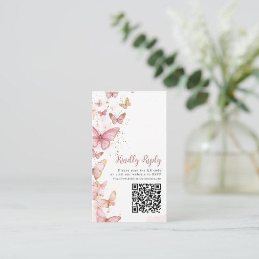 ピンク蝶Sweet sixteenキンセアニェラQR RSVP エンクロージャーカード (スタンド正面)