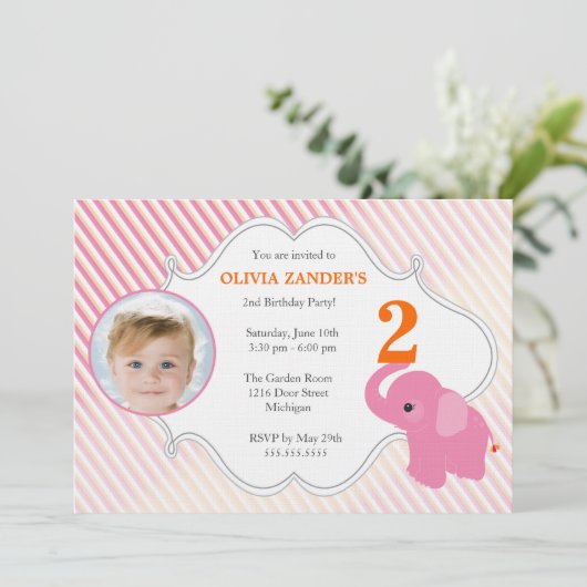 ピンク象の写真の誕生日の招待状 招待状 (スタンド正面)