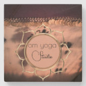 ピンク赤面絞り染めOMロータスビジネスロゴ ストーンコースター (正面)