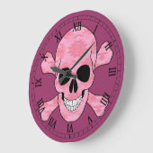 ピンク迷彩柄スカルとクロスボーンズのローマ数字時計 ラージ壁時計 (傾斜)