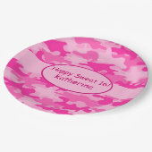 ピンク迷彩柄ネーパーソナライズされたムスイート16誕生日 ペーパープレート (アングル)