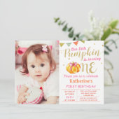 ピンク金ゴールドグリッターカボチャベビー1stバースデーフォト 招待状 (スタンド正面)
