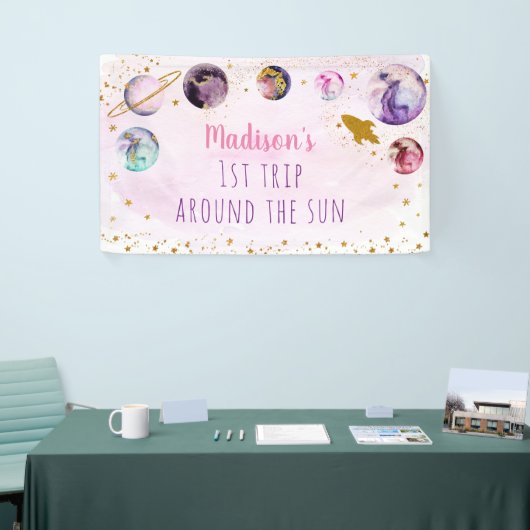 ピンク金ゴールド宇宙ファーストトリッのまわりにプザサン誕生日 横断幕 (トレードショー)
