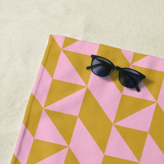 ピンク金ゴールド幾何形状パターパーソナライズされたン ビーチタオル (インサイチュ)