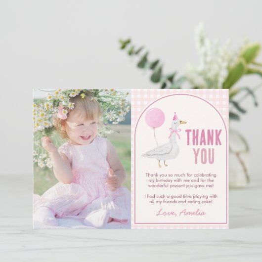 ピンク間抜けグースかわいいバルーンガール誕生日写真 サンキューカード (スタンド正面)