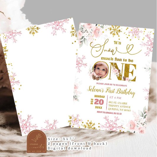 ピンク雪の多くのおもしろい冬のフローラ1st誕生日ガール 招待状
