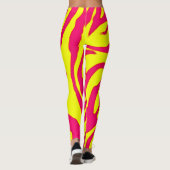 ピンク風変りなシマウマのストライプ及び黄色いパターンレギンス レギンス (裏面)