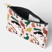 ピンク魅力的色の背景に手書き猫 アクセサリーポーチ (見開き)