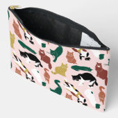 ピンク魅力的色の背景に手書き猫 アクセサリーポーチ (見開き)