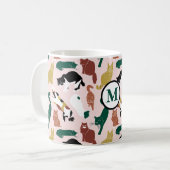 ピンク魅力的色の背景に手書き猫 コーヒーマグカップ (正面左)