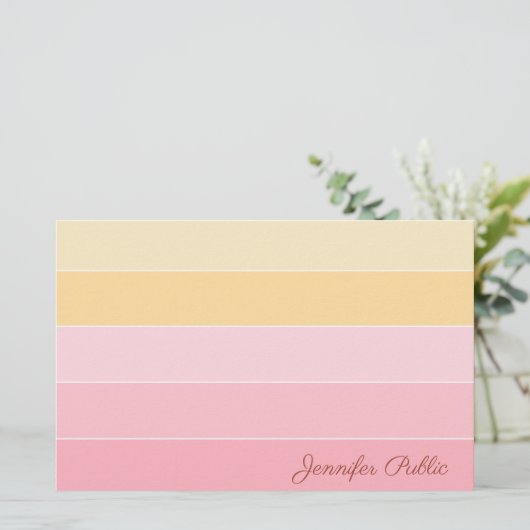 ピンク黄色の調和手書きスクリプト名 便箋 (スタンド正面)
