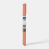 ピンク3枚の写真最高の友達編集可能カラーモノグラム iPhone 15ケース (右側面)