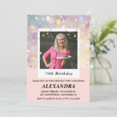 ピンク70歳の誕生日招待状紙吹雪写真 招待状 (スタンド正面)
