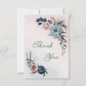 ピンク、ほこりっぽい青、ネイビーブルーの花々が緑 サンキューカード (正面)