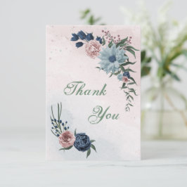 ピンク、ほこりっぽい青、ネイビーブルーの花々が緑 サンキューカード