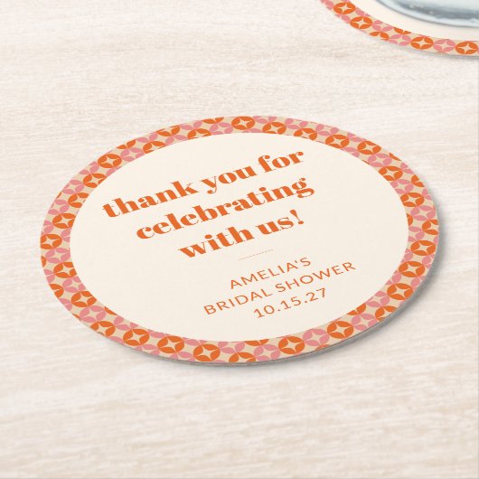 ピンク オレンジ ミッド センチュリー カスタム ブライダル シャワー サンクス ラウンドペーパーコースター (アングル)