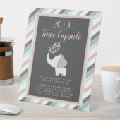 ピンク&グレーエレファントベビーシャワー時間カプセルサイン 台座サイン (インサイチュ)