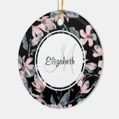 ピンク&グレーフローラ水彩模様モノグラム セラミックオーナメント (左)