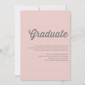 ピンク&グレーレトロはっきりしたタイポグラフィ写真卒業 招待状 (裏面)