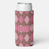 ピンク/コーヒーアーガイルダイヤモンドパターン – お名前 スリム缶クーラー (Seltzer裏面)
