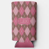 ピンク/コーヒーアーガイルダイヤモンドパターン – お名前 スリム缶クーラー (正面)