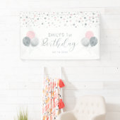 ピンク&シルバーのバルーン1stバースデーバナー 横断幕 (インサイチュ)