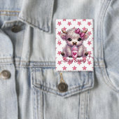 ピンク、スタイ・サッシー、ハイランド牛 缶バッジ (インサイチュ)