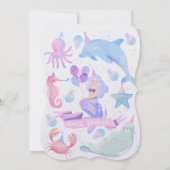 ピンク、ティール（緑がかった色）、パープルウォーター色のマーメイド誕生日 招待状 (裏面)