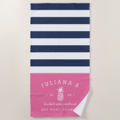 ピンク&ネイビーパーソナライズされたバチェロレッテ週末 ビーチタオル (正面)