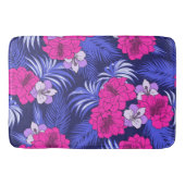 ピンク&パープルトロピカル – 明るいハイビスカスデザイン バスマット (正面)