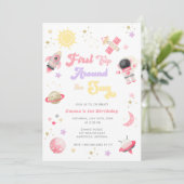 ピンク ファーストトリップアラウンドザサン ファーストバースデー招待状 招待状 (スタンド正面)