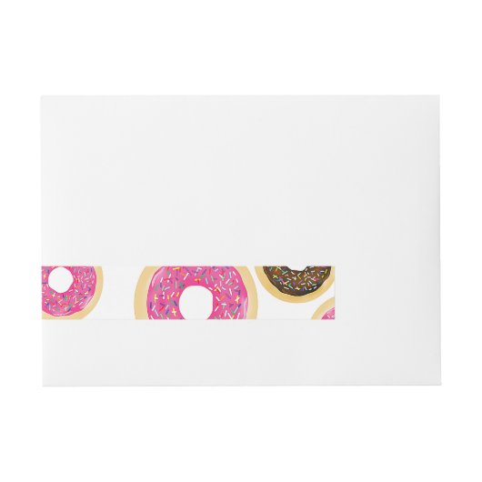 ピンク&ブラウン散水ドーナツ誕生日モダンパーティー ラップアラウンド宛名ラベル (正面)